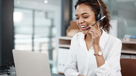 women having a discovery sales call 